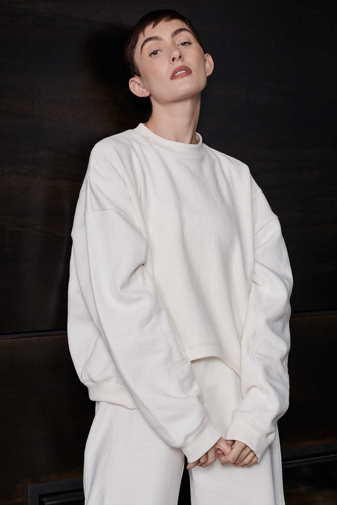 unisex fit cropped white jumper - Herman&Co